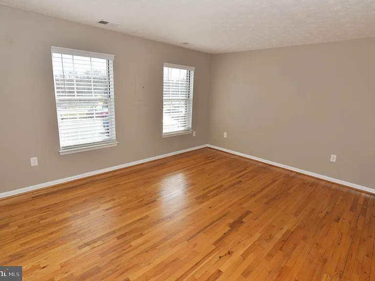 311 Willowbrook Ct — Photo 16
