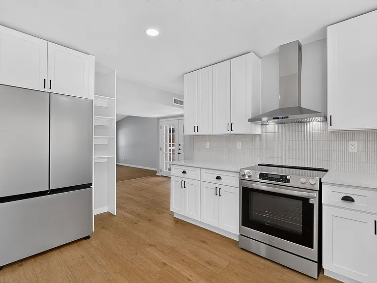 243 Woodhurst Dr — Photo 20