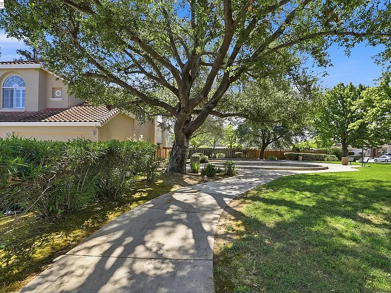780 Avante Pl — Photo 50