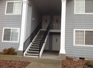 585 Countryside Dr, Central Point, OR 97502