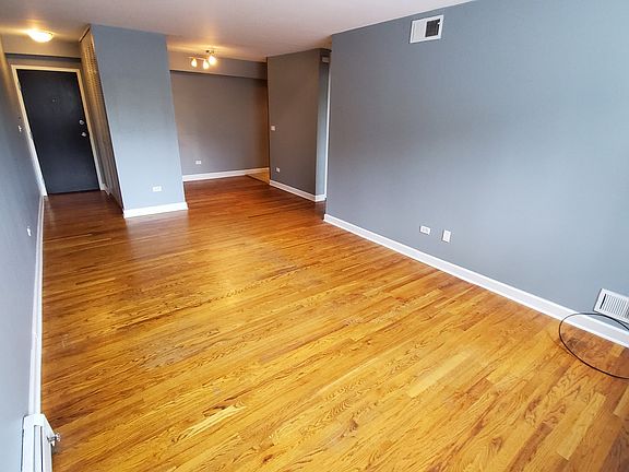 5th image of 515 W Wrightwood Ave APT 516