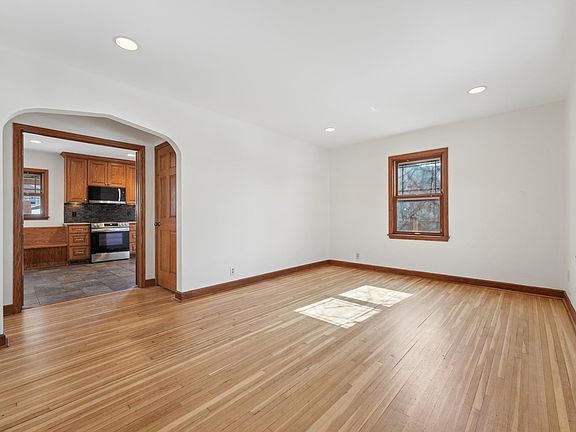 2nd image of 4541 Harriet Ave