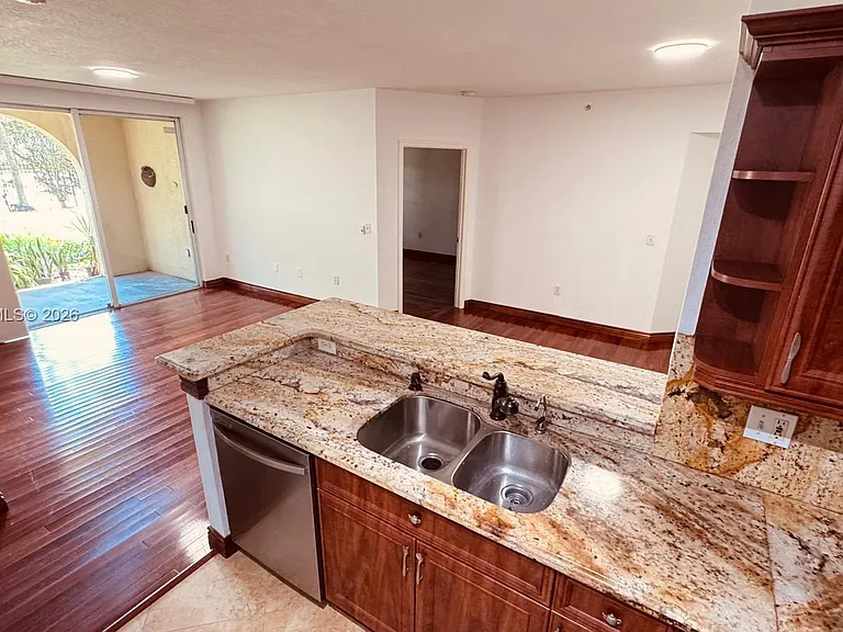 2516 Centergate Dr #102 — Photo 4