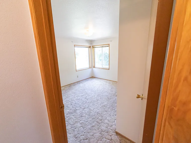 481 S Pomona Rd — Photo 5