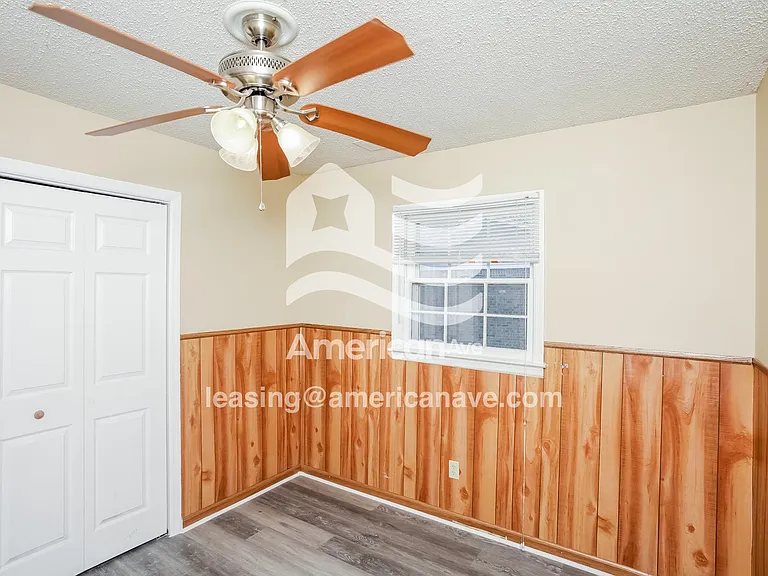 1478_012_wm_-_bedroom_12891462.jpg