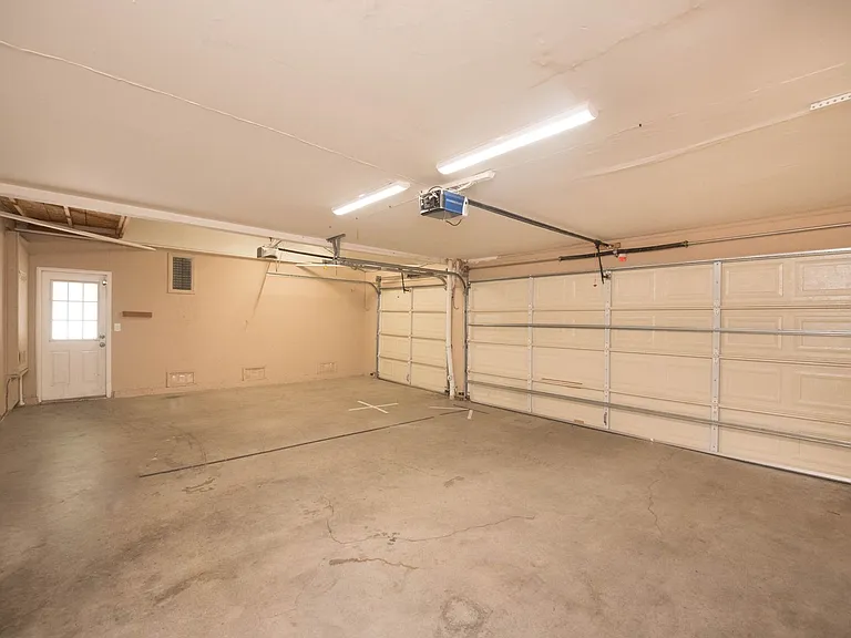2274 N Rockridge Pl — Photo 50