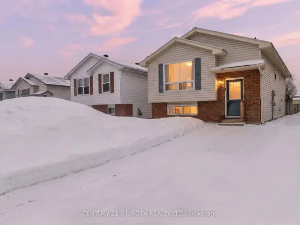 37 Louise Ln, Orillia, ON L3V 7W1