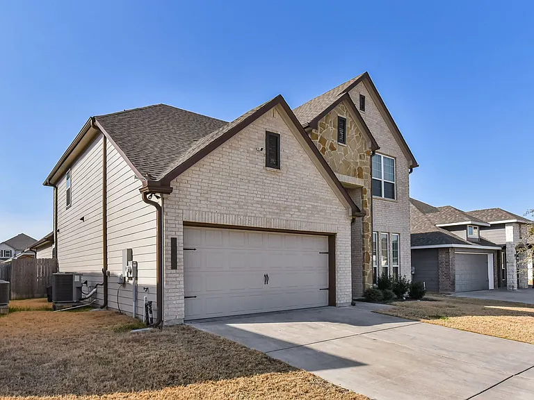 6306 Golden Gate Dr — Photo 8