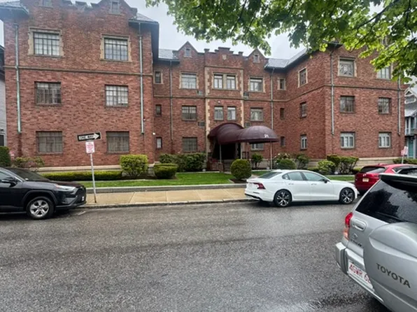 22 Fruit St, Worcester, MA