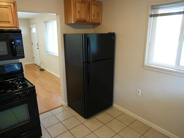 3513 N Columbine St — Photo 6