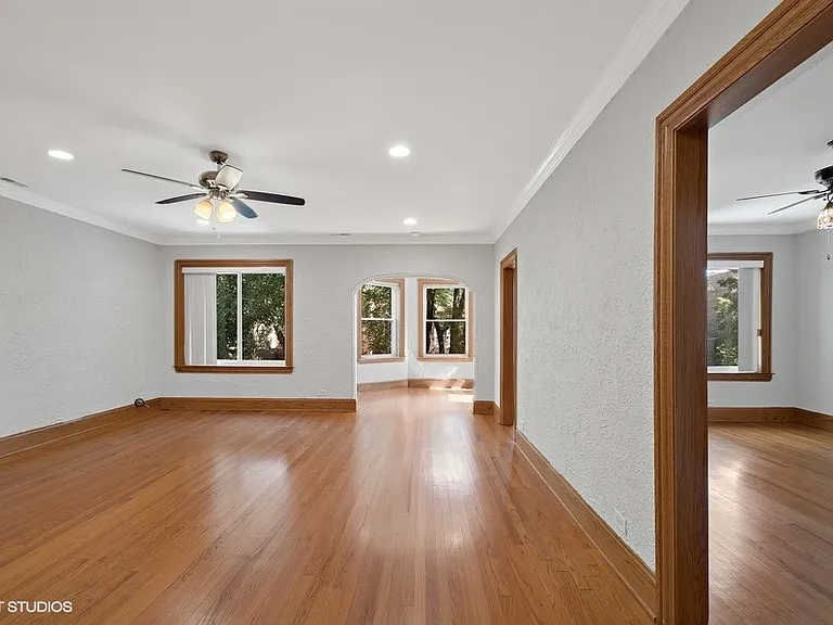 2717 W Argyle St #2 — Photo 3