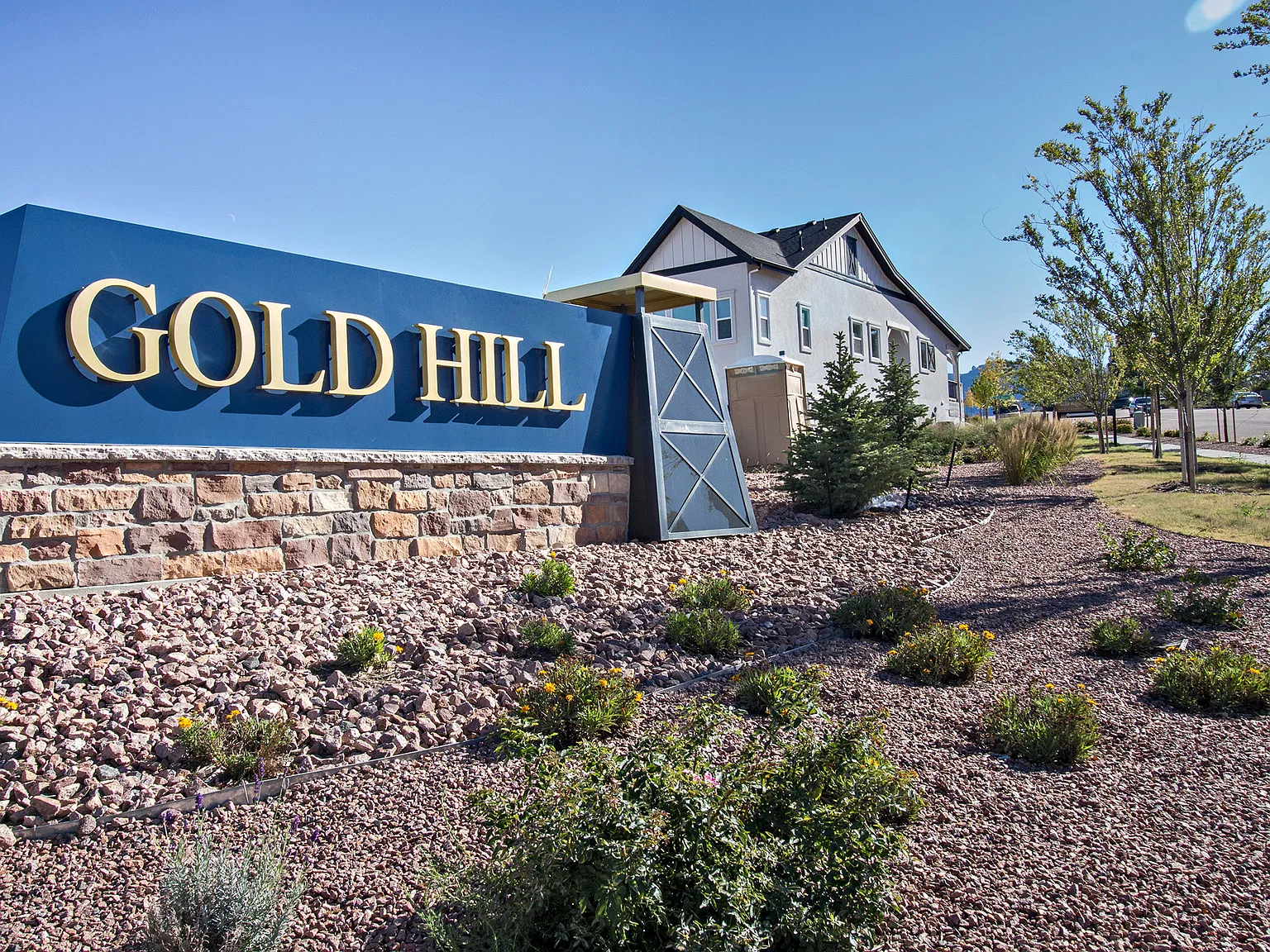 4 bed, 3.5 bath, 2188 sqft, $3,200 — Photo 1