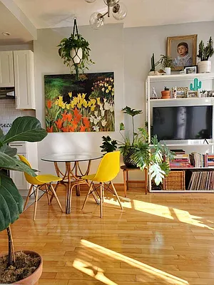 Rented by Weinstein Realty Group | media 4