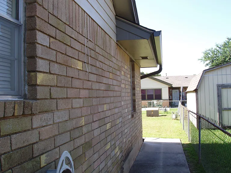 1032 NW 8th St — Photo 21