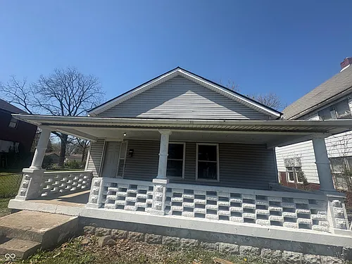 2826 Station St Photo 1