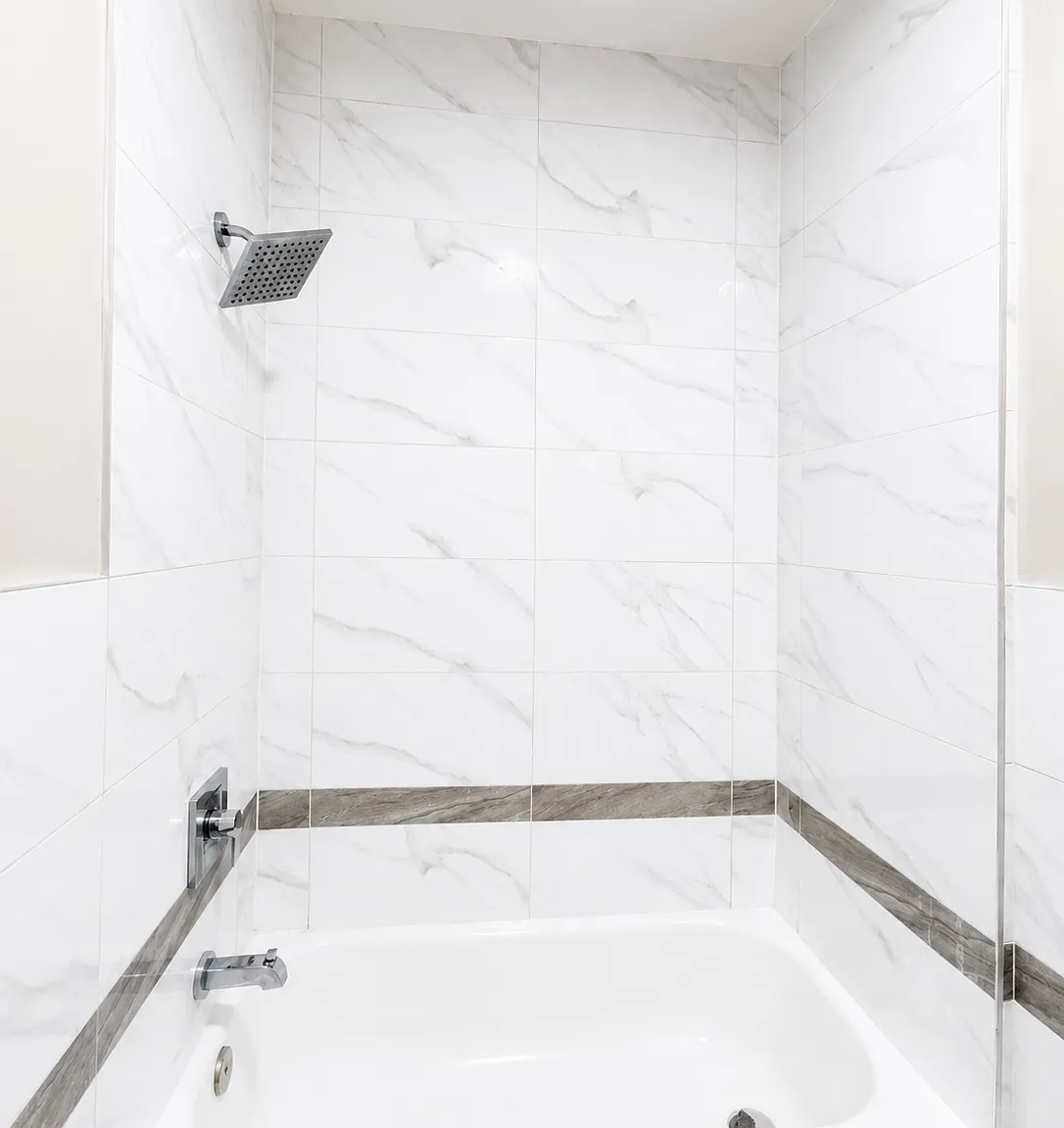 4 bed, 1152 sqft, $2,575 — Photo 3
