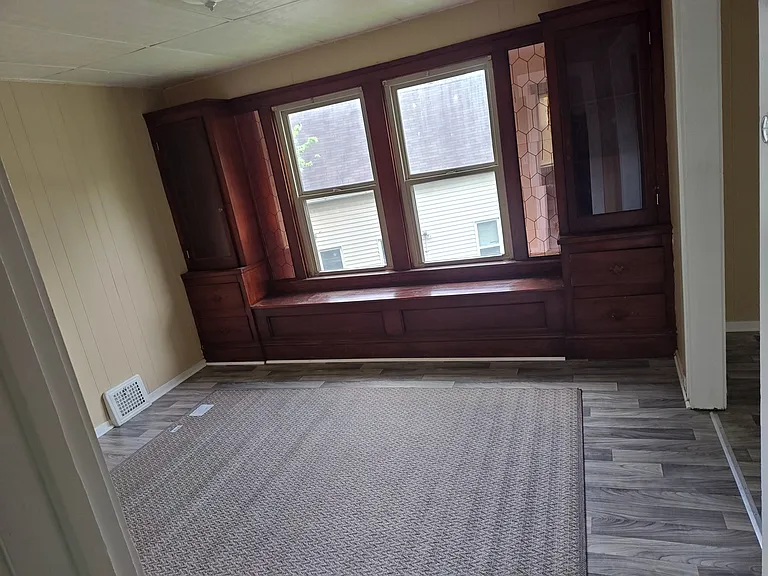 1299 E 188th St #2UP — Photo 8