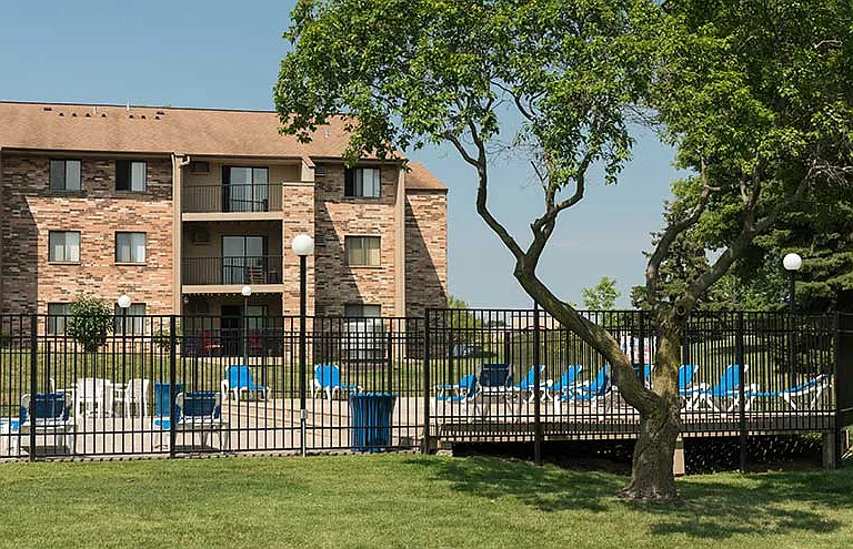 The Woods of Burnsville Apartments — Photo 46