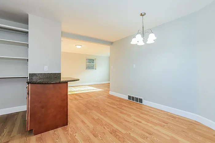 3 bed, 1.0 bath, 1215 sqft, $1,745 — Photo 4