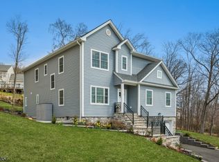 518 Cardinal Ln, Green Brook Township, NJ