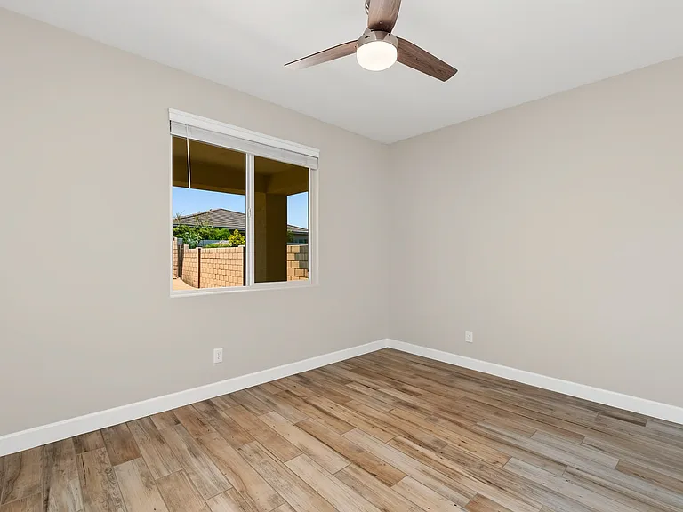 5140 N 181st Dr — Photo 31