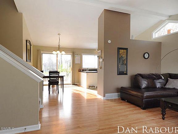 2nd image of 5531 Brittany Dr SE