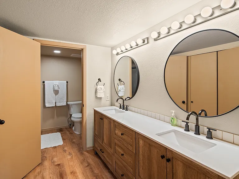 525 Coronado Trl — Photo 52