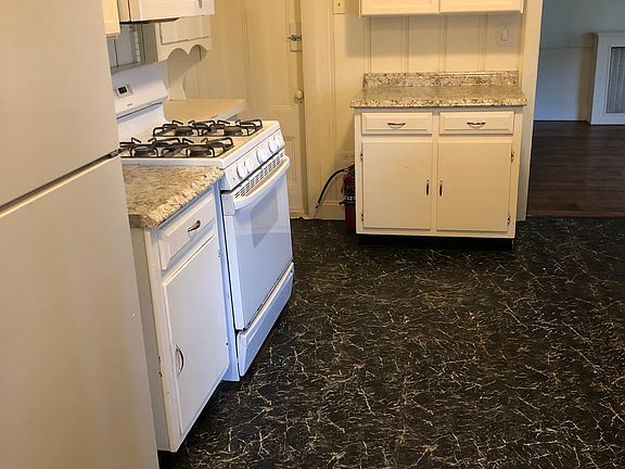 5th image of 41 Sharon St