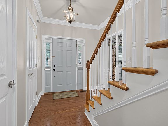 4th image of 108 Duncan Ave