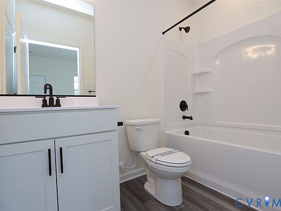 4th image of 16325 Alexandria Ct