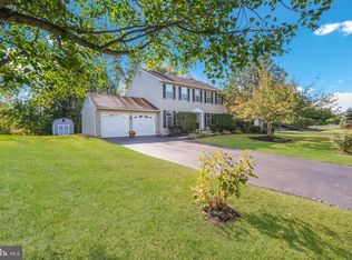 100 Rice Dr, Yardley, PA 19067