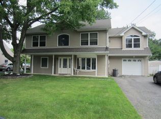 166 Donato Dr, Little Falls, NJ 07424
