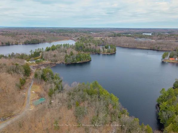 92 Blue Lake Rd, Seguin, ON P2A 0B2
