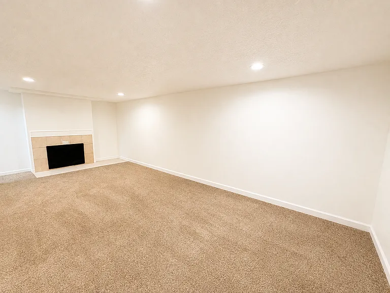 12924 E 8th Ave — Photo 10