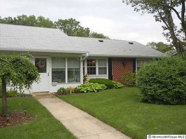 1st image of 801 Balmoral Court #D