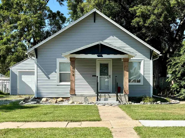 1608 W 4th St, Hastings, NE 68901