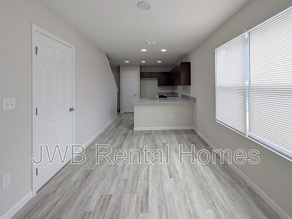 4th image of 2903 Pearl St #1