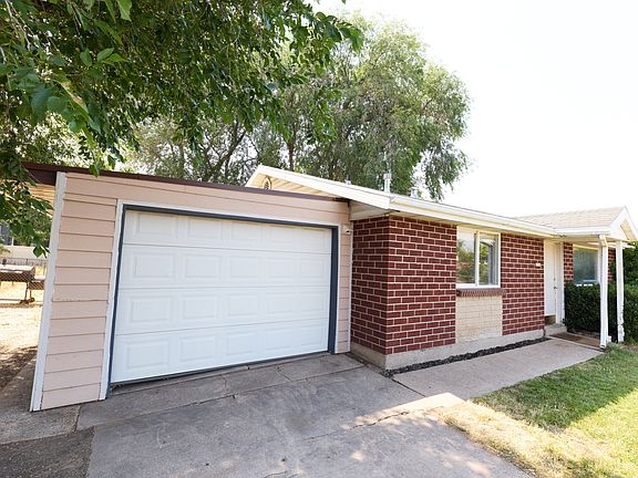 2nd image of 1504 N Reid Dr