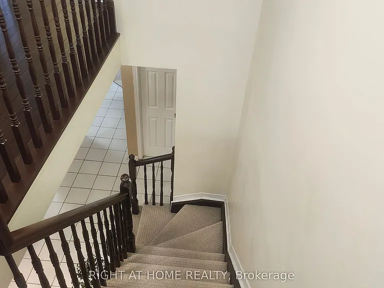59 Havenhurst Cres — Photo 9