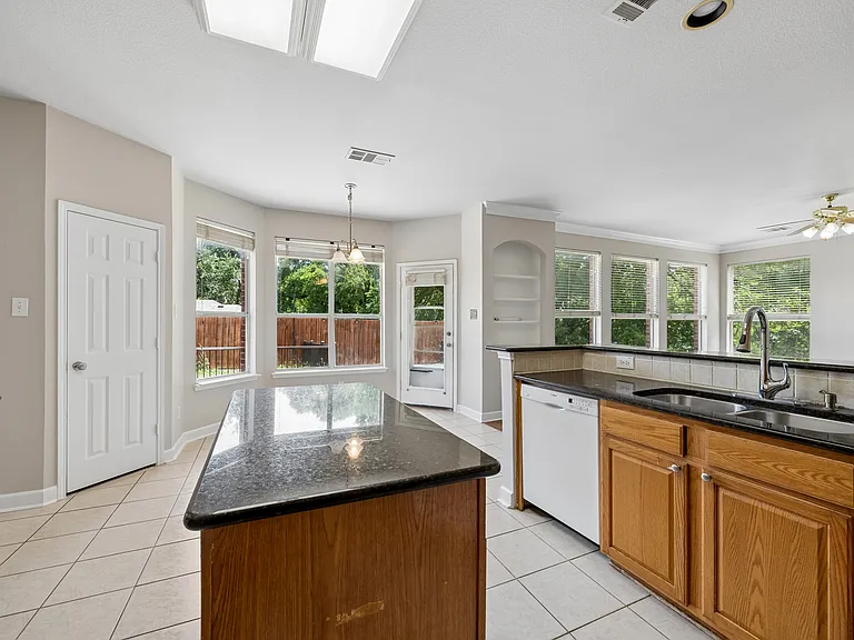 3702 Senada Trl — Photo 9