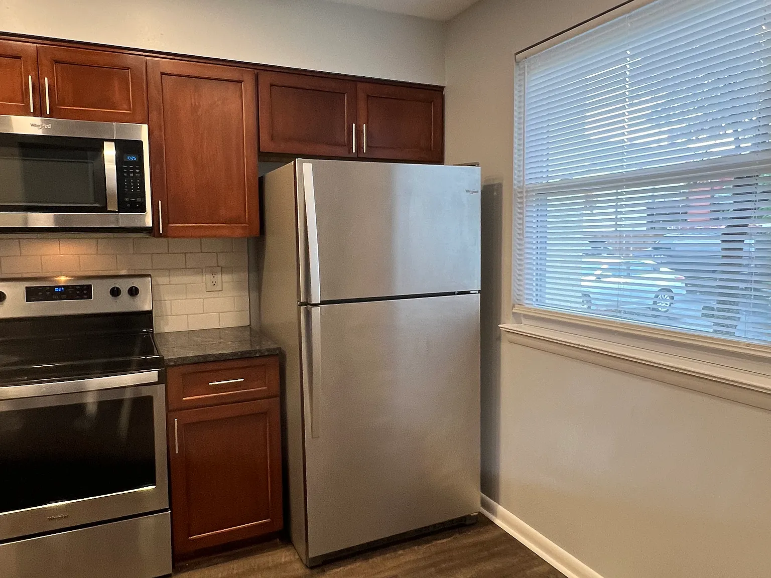 3 bed, 1.5 bath, 1496 sqft, $2,800 — Photo 2