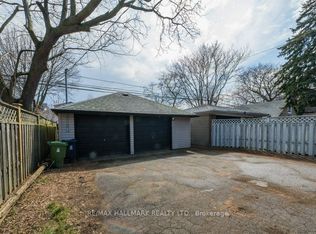 225 Woodville Ave, Toronto, ON M4J 2R4