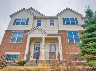 202 Concord Ct, Morton Grove, IL 60053