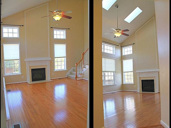 Living Room with fireplace