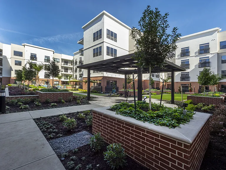 Instrata Upper Kirby — Photo 48