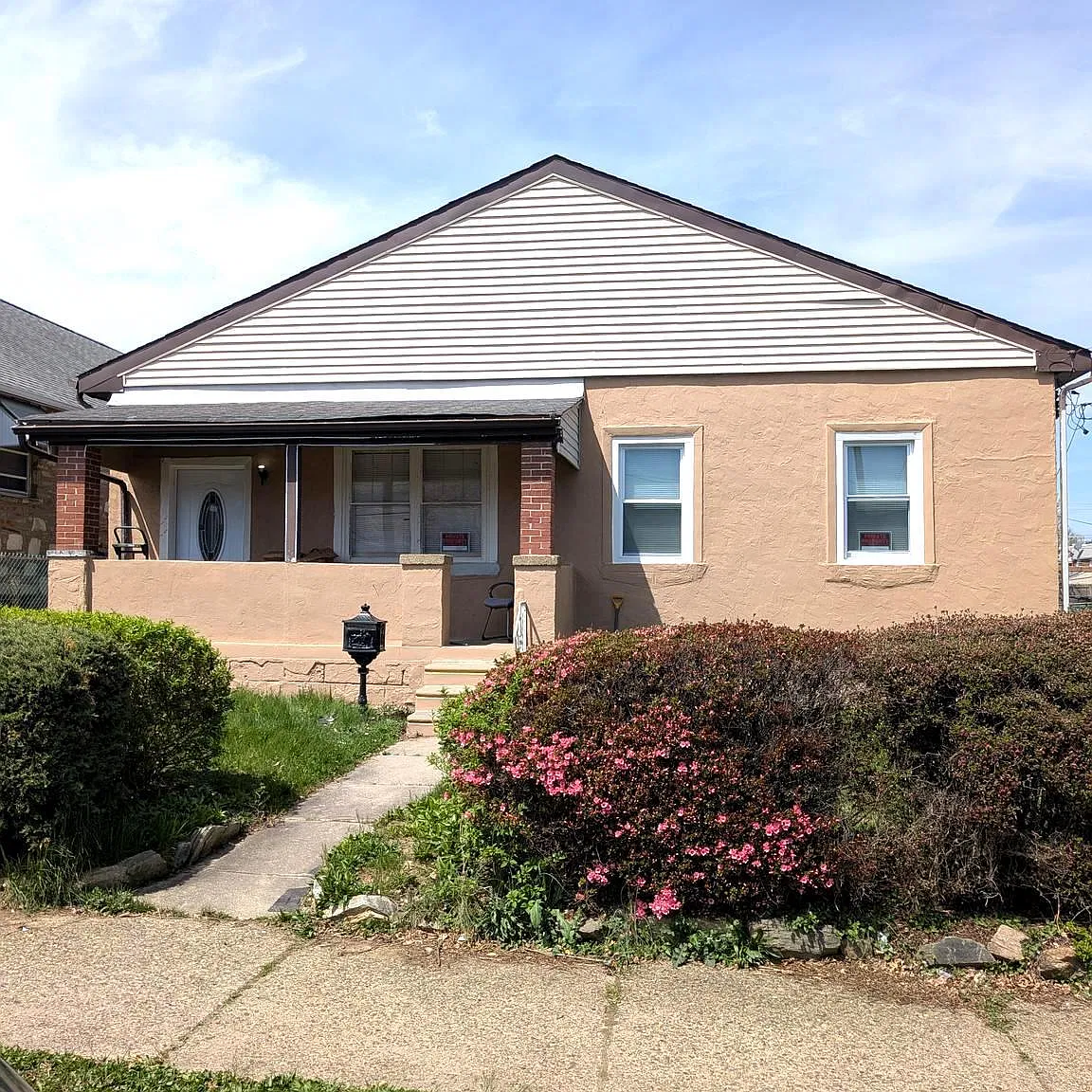3 bed, 1.0 bath, 1080 sqft, $2,500 — Photo 2