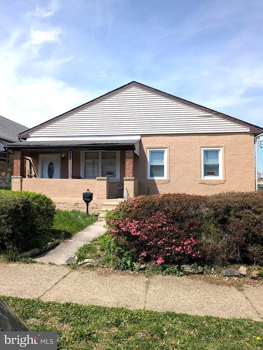 Building Photo - 7524 Whitaker Ave