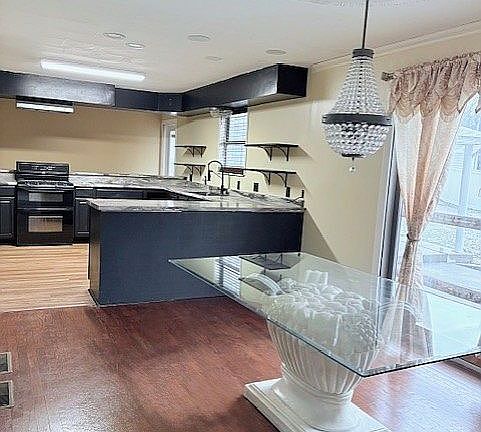 3rd image of 374 Brookhaven Rd