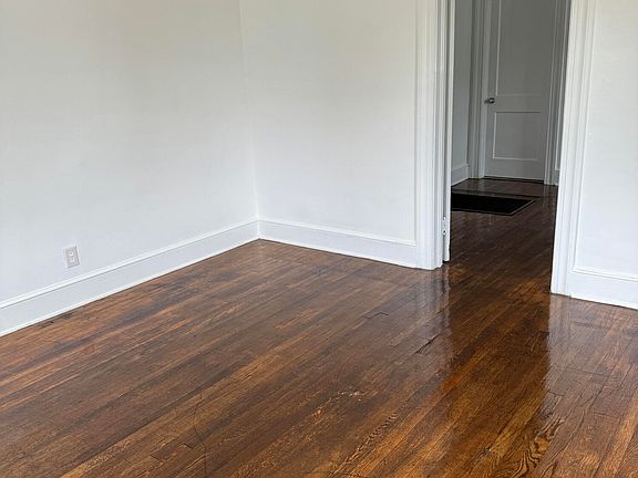 3rd image of 390 Juless St