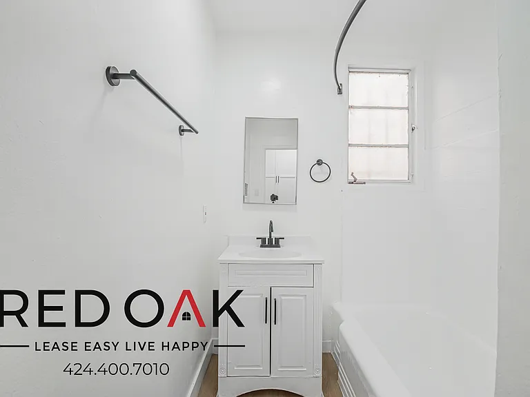 1030 Menlo Ave #17 — Photo 11